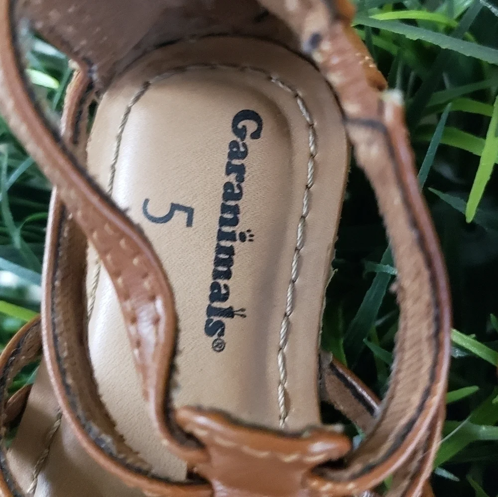 Garanimals Kids Size 5 Tan gladiator sandals
